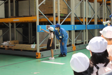 本社工場見学の様子