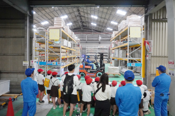 本社工場見学の様子