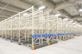 無軌条電動式移動パレットラック　ノンレールタナコン【3PL倉庫様】