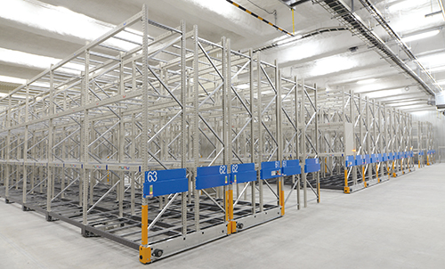 Electric pallet rack